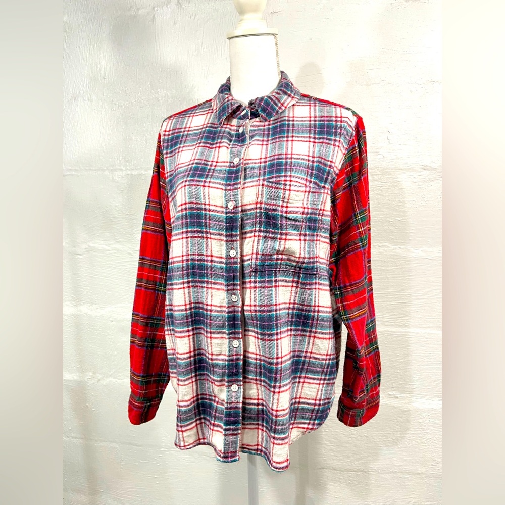 AMERICAN EAGLE WOMENS FLANNEL (668)
